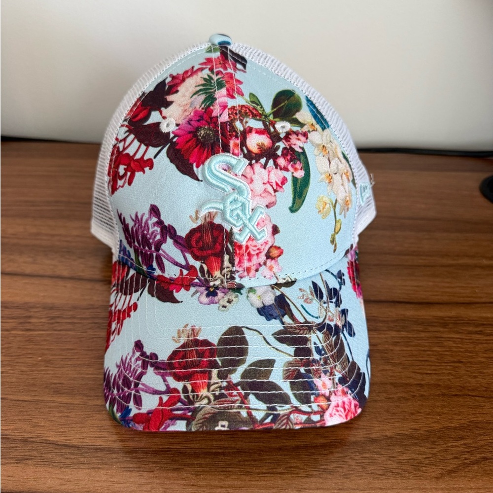 RARE - New Era Floral Chicago White Sox adjustable baseball cap.